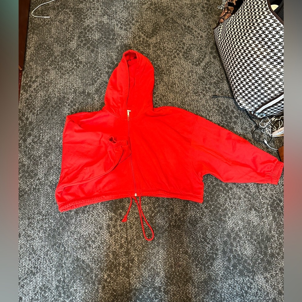 Cozy cropped red sweater with hood